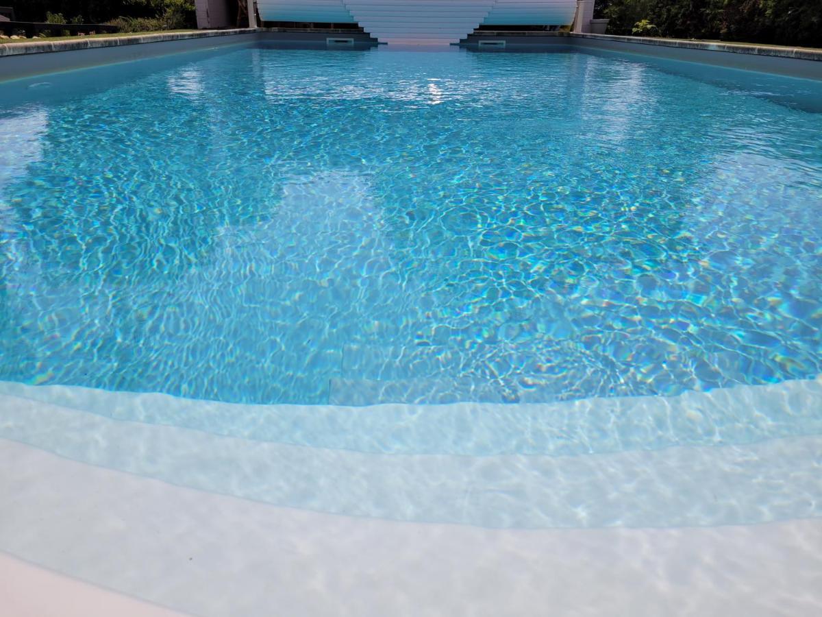 Chambre Vigne, Piscine Spa Fitness Lugon et l’Ile du Carney Exterior foto